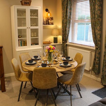 No4 Chapel Row Bed & Breakfast Бейкуел Екстериор снимка