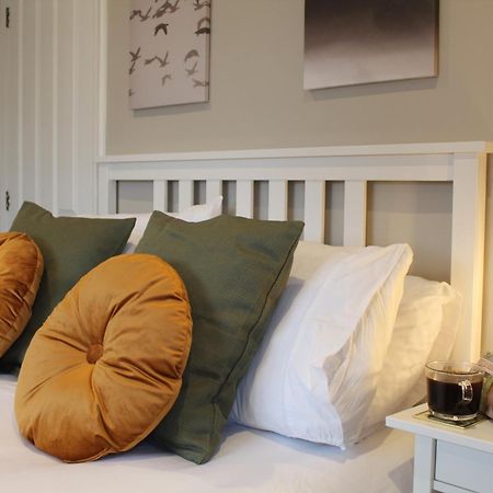 No4 Chapel Row Bed & Breakfast Бейкуел Екстериор снимка