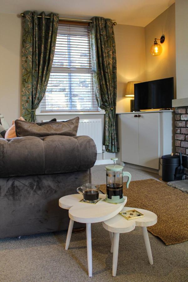 No4 Chapel Row Bed & Breakfast Бейкуел Екстериор снимка