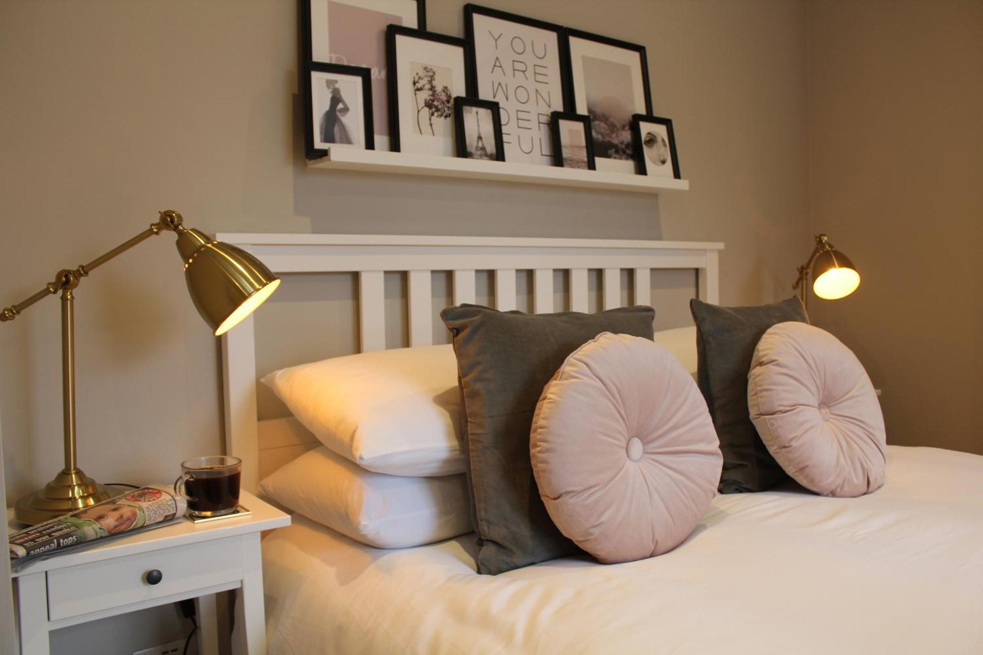 No4 Chapel Row Bed & Breakfast Бейкуел Екстериор снимка